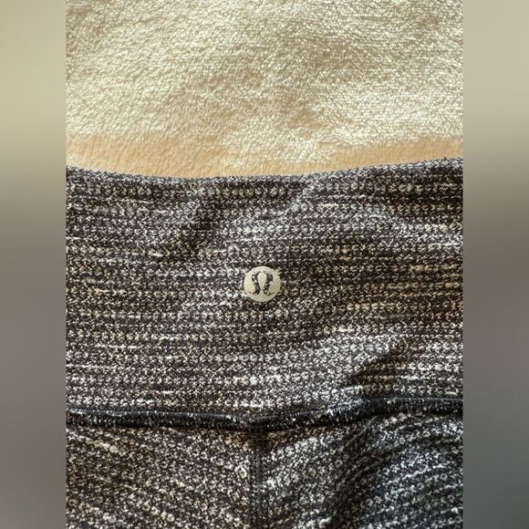 Lululemon leggings Size 8 Black Gray - Picture 6 of 7